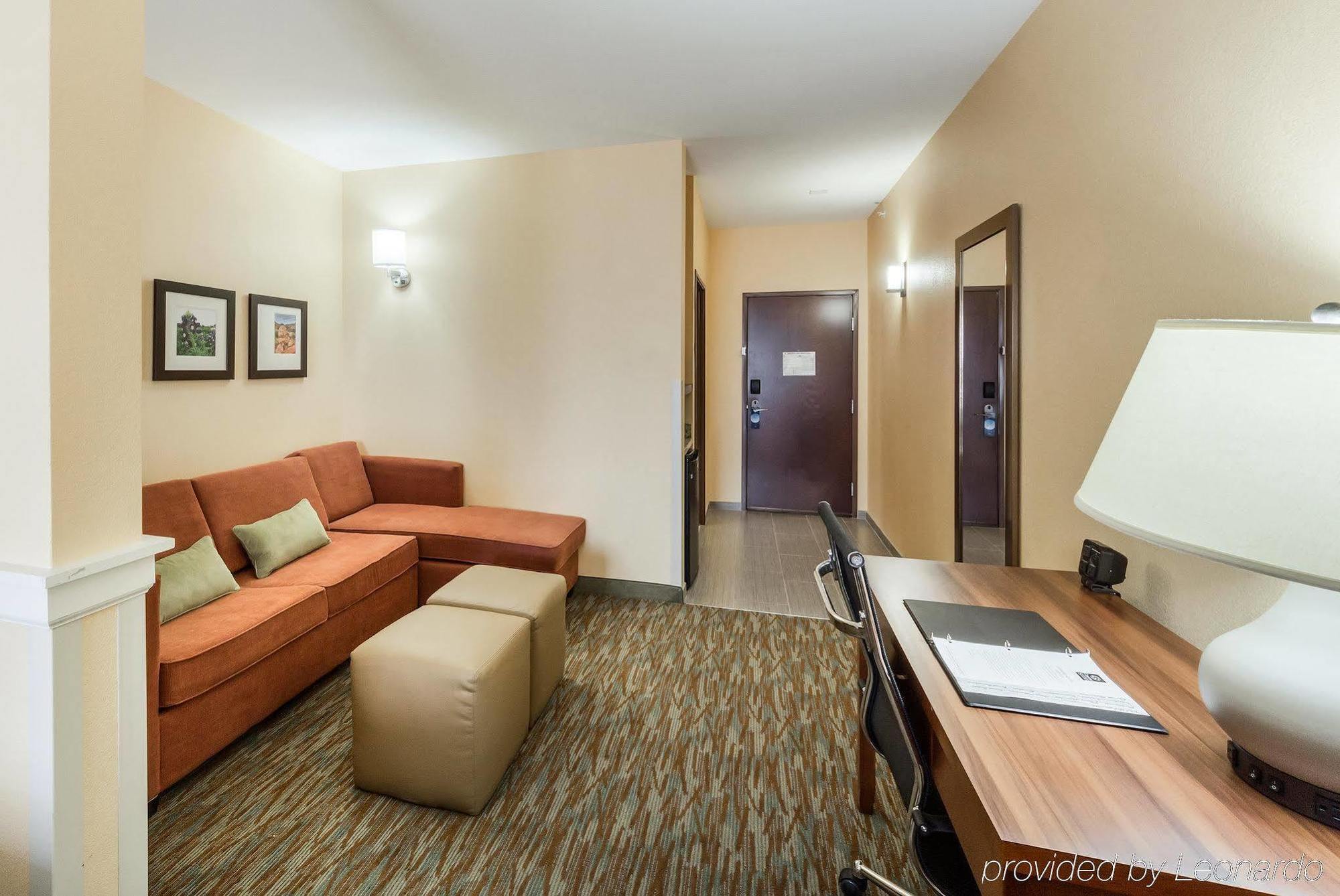 Comfort Suites Cotulla Near I-35 Exterior photo